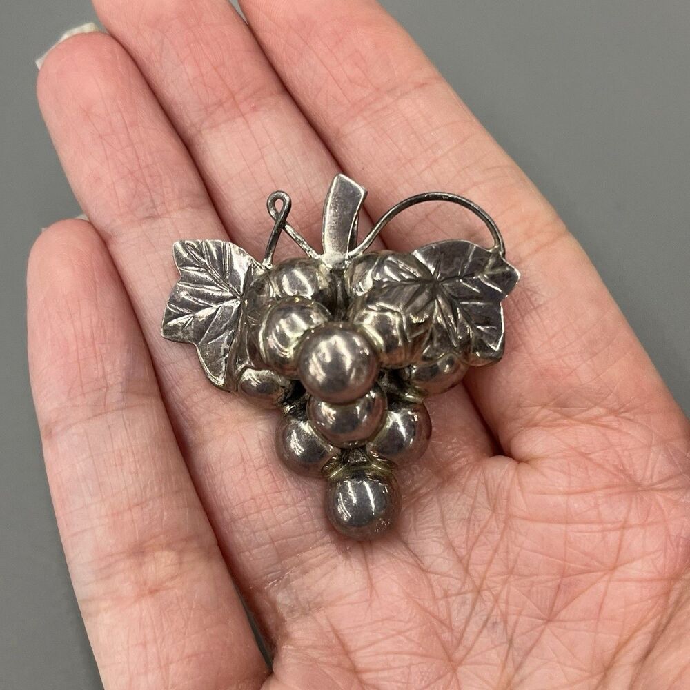 Vintage Grapes Leaves Pendant Brooch 925 Sterling Silver Pin Cluster Signed ND - Picture 3 of 7